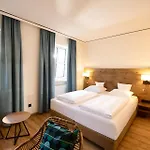 Hotel Kauzenberg 3*