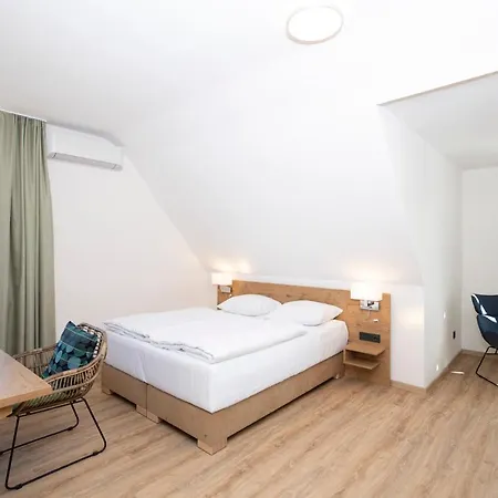 מלון Kauzenberg 3*