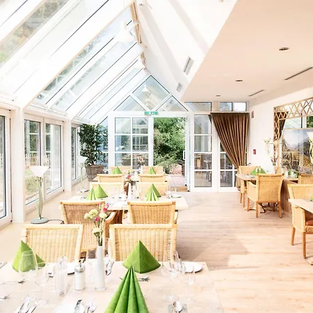 Kauzenberg 3* באד קראוצנבאך